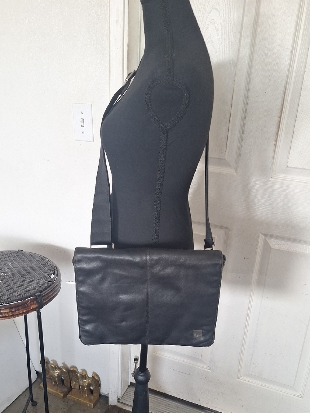 Knomo Luggage Kobe Soft Leather Messenger Crossbody Laptop Bag